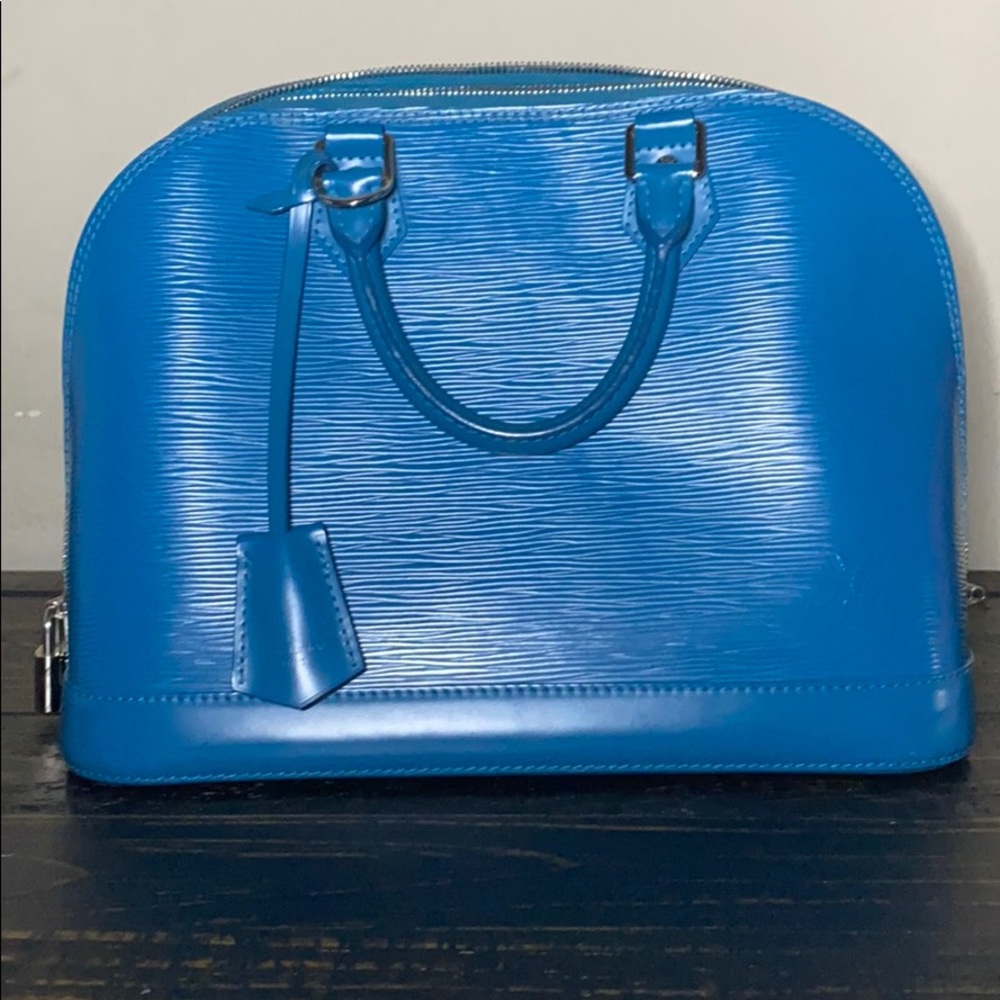 Louis Vuitton Alma PM Epi Leather